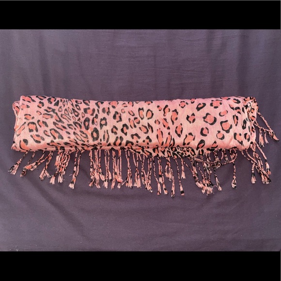 Pink Leopard Print Scarf - Picture 4 of 6